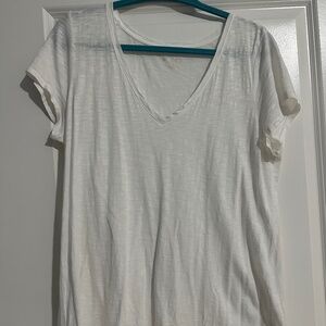 Lilly Pulitzer White V-neck Tshirt